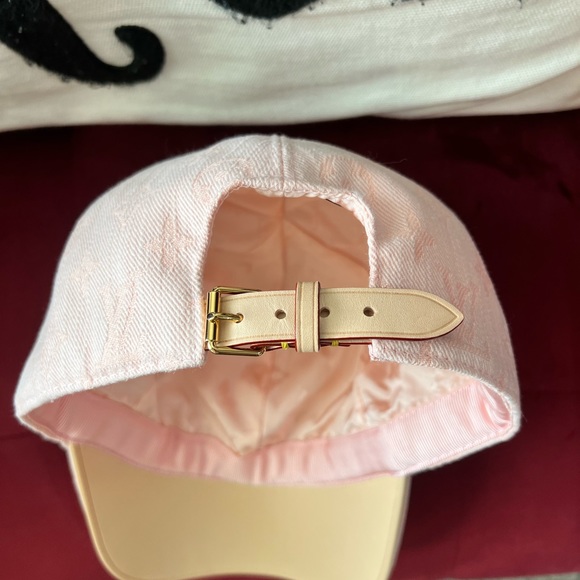 SOLD- Louis Vuitton Be My Cap size Large - Picture 4 of 12